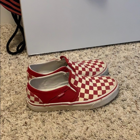 women’s red checkered Vans - Picture 3 of 4